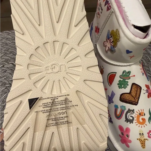 Ugg Platform Sketch Boot size 9